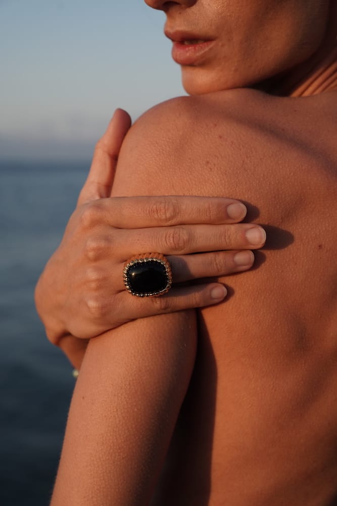 Pantera Gold - Anillo Amatista Negra, oyería Luison