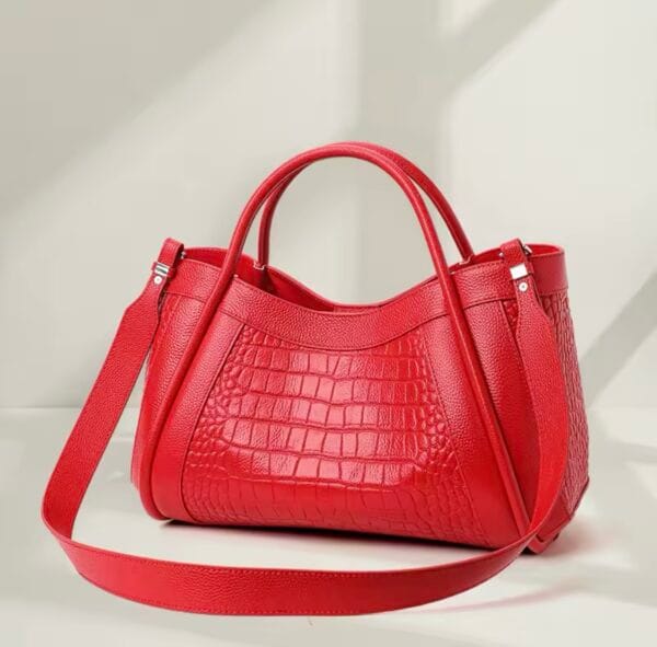 Bolso de Piel Cocodrilo Rojo