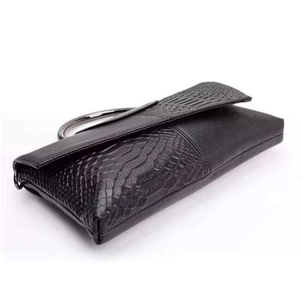 Bolso de Piel con Estampado de Serpiente Negro | LUISON