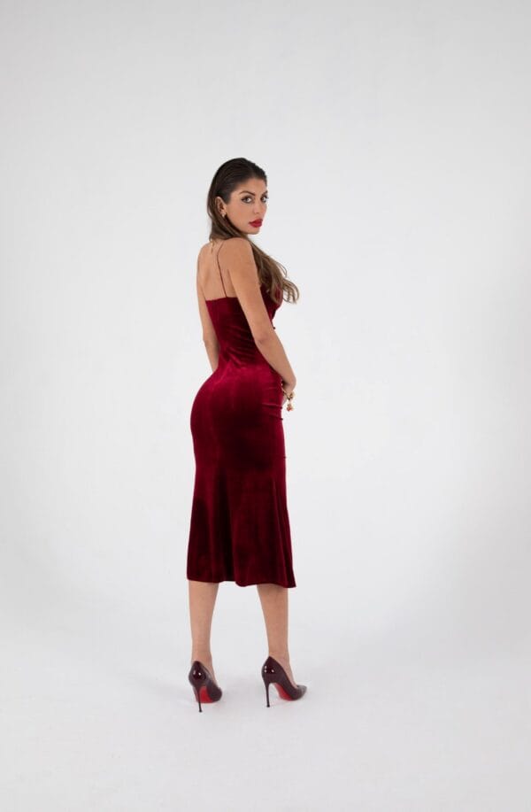 Vestido Rojo de Terciopelo Elegante Midi | LUISON