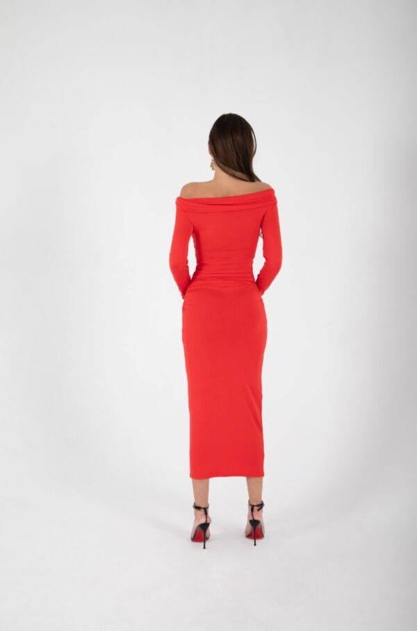 Vestido Rojo Largo Ajustado con Hombros Descubiertos | LUISON