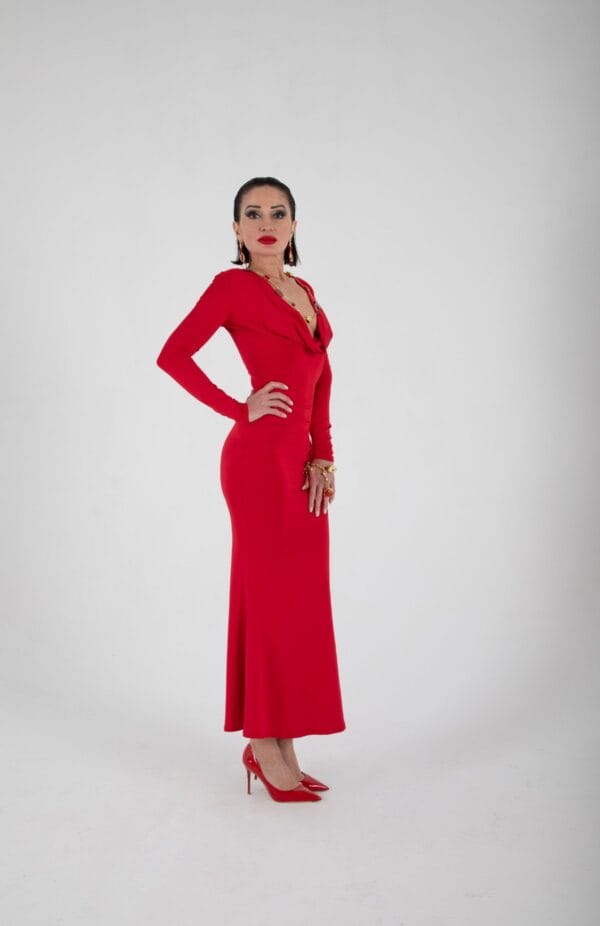 Vestido Rojo Largo con Cuello Oscilante | LUISON