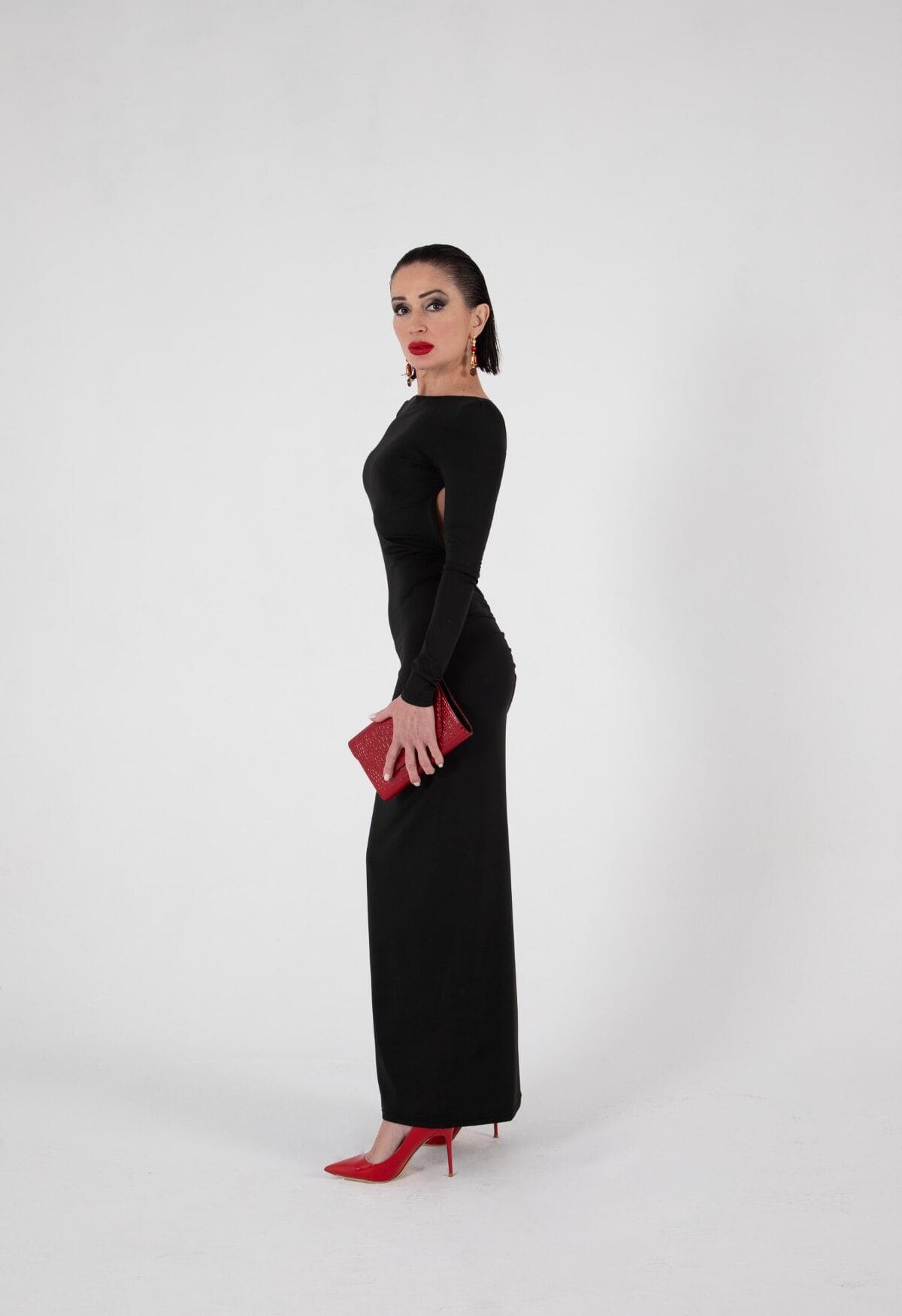 Vestido Negro Ajustado de Manga Larga con Espalda Descubierta | LUISON