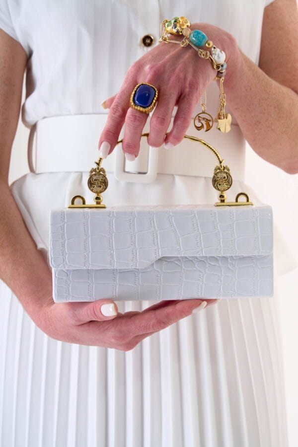 Bolso Caja Blanco | Diseño Elegante Patrón Cocodrilo con Herrajes Dorados | LUISON