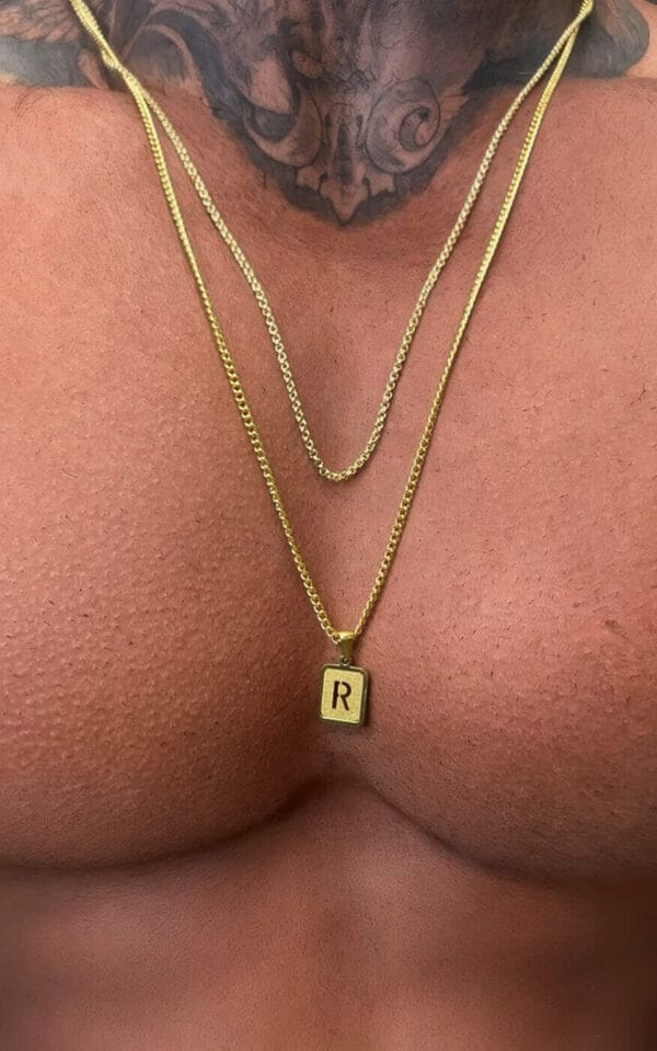 Collar Letra Gold Para Hombre - Imagen 2