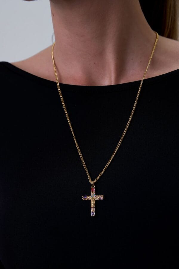 Collar con Colgante de Cruz