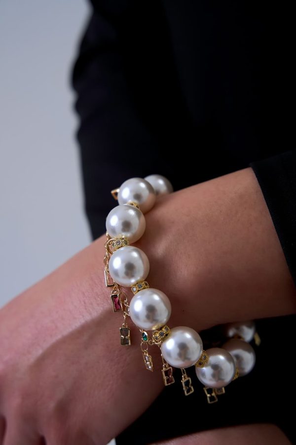 Brazalete Artesanal con Perlas Blancas - Imagen 2